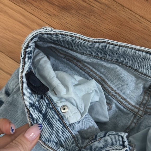 Art Class | Girl’s Size 16 | Distressed Denim Jeans | Light Wash - Picture 3 of 5